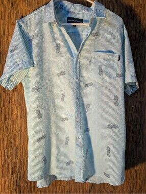 Molokai Surf Co. Men's Short Sleeve Button-Up Shirt Size Large Pineapple Pattern